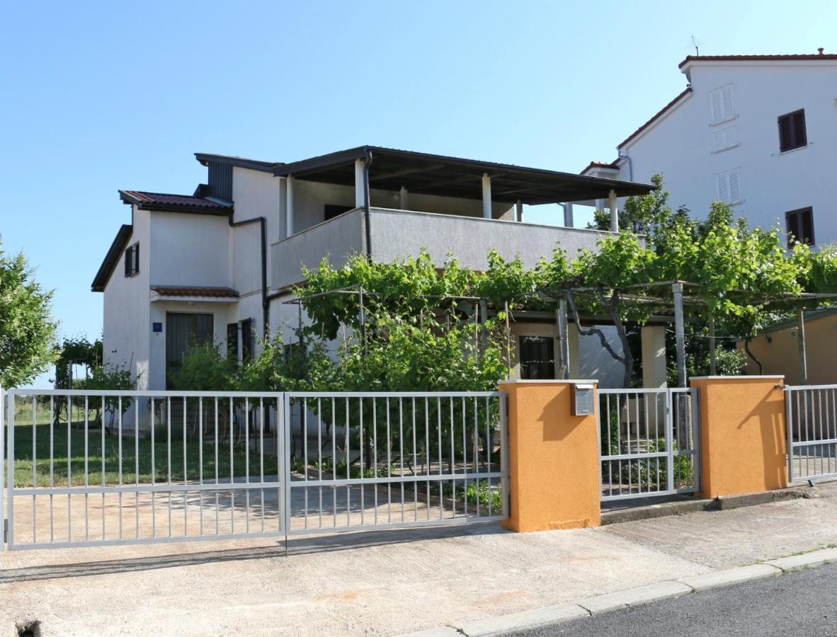 Apartments Jan Banjole Bagian luar foto